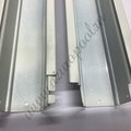 Стойка вертикальная боковая (AZURO 404/405/407) (1440347)